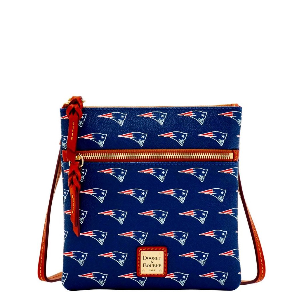 NEW ENGLAND PATRIOTS DOONEY & BOURKE CROSSBODY PURSE NEW W/TAGS RETAIL $128